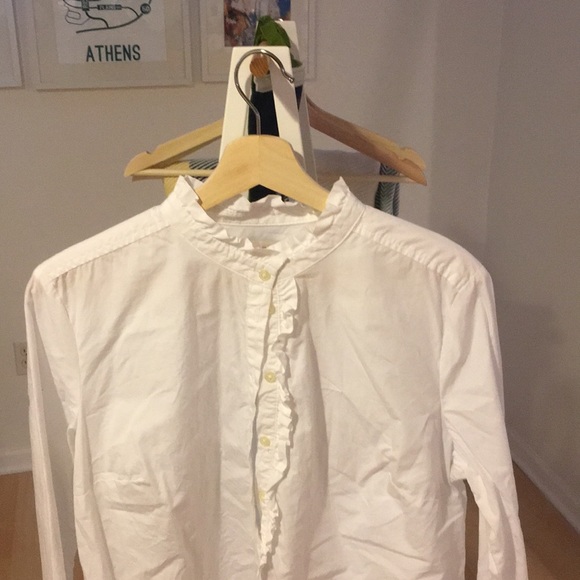Wardrobe staple: 100% cotton, ruffled blouse - Picture 2 of 6